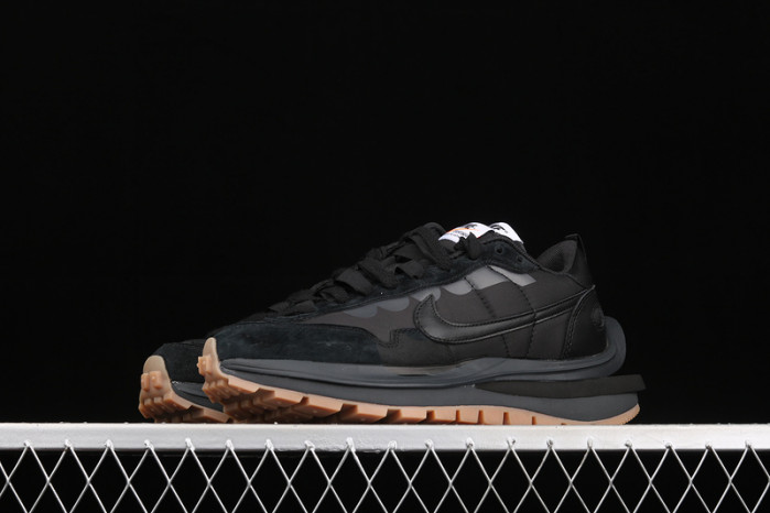 SACAI X VAPORWAFFLE 