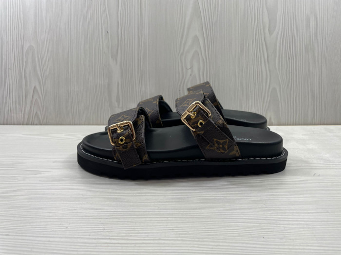 SNEAKER eu42 (men us 8.5)