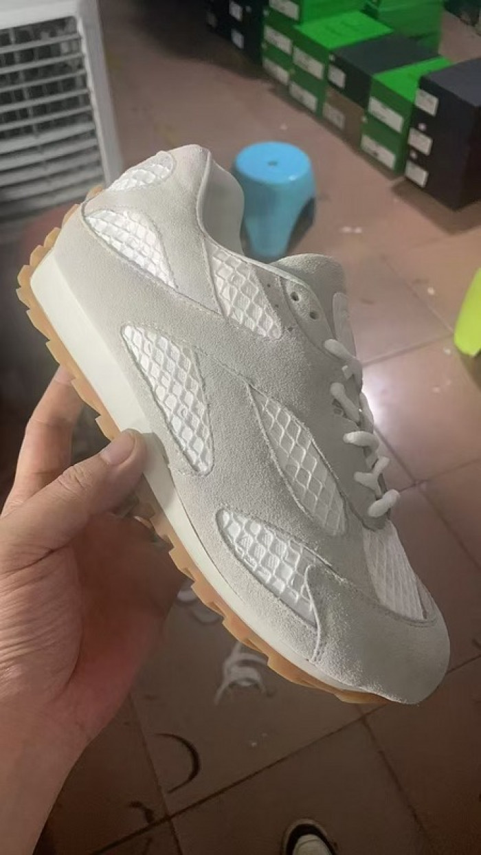 BV sneaker
