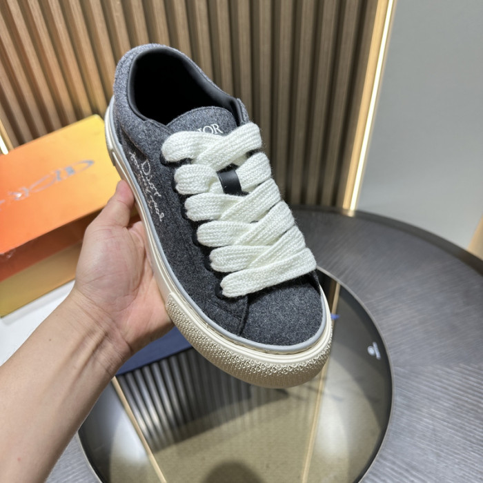 D10R SNEAKER