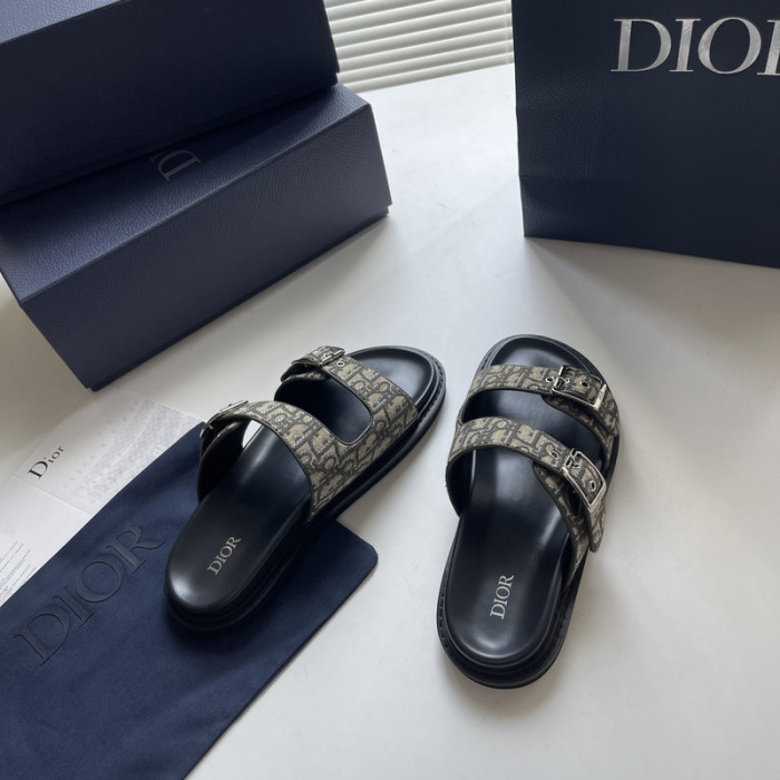 d10r sandal