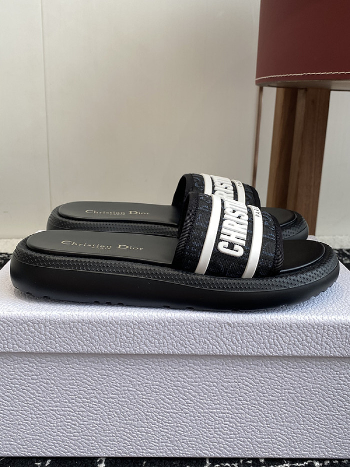 d10r sandal