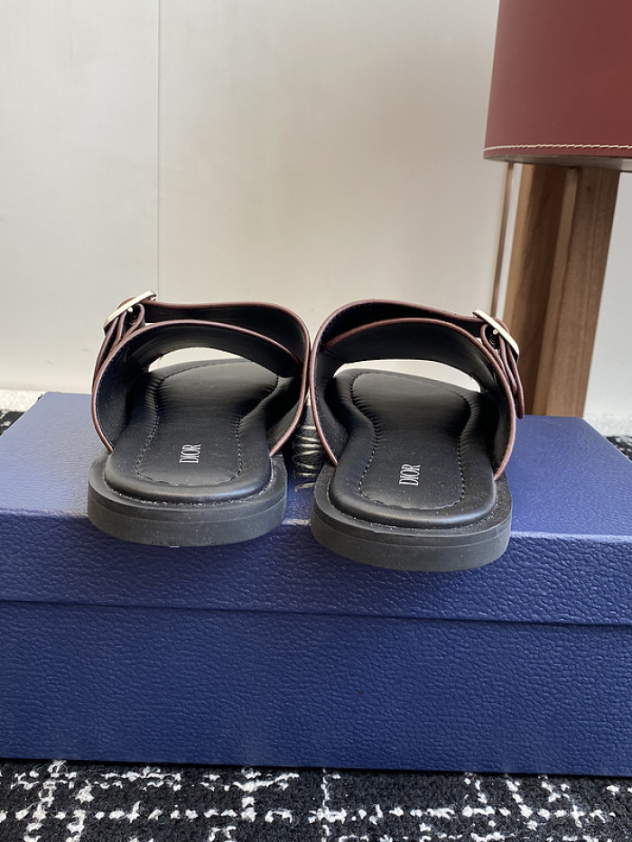 d10r sandal