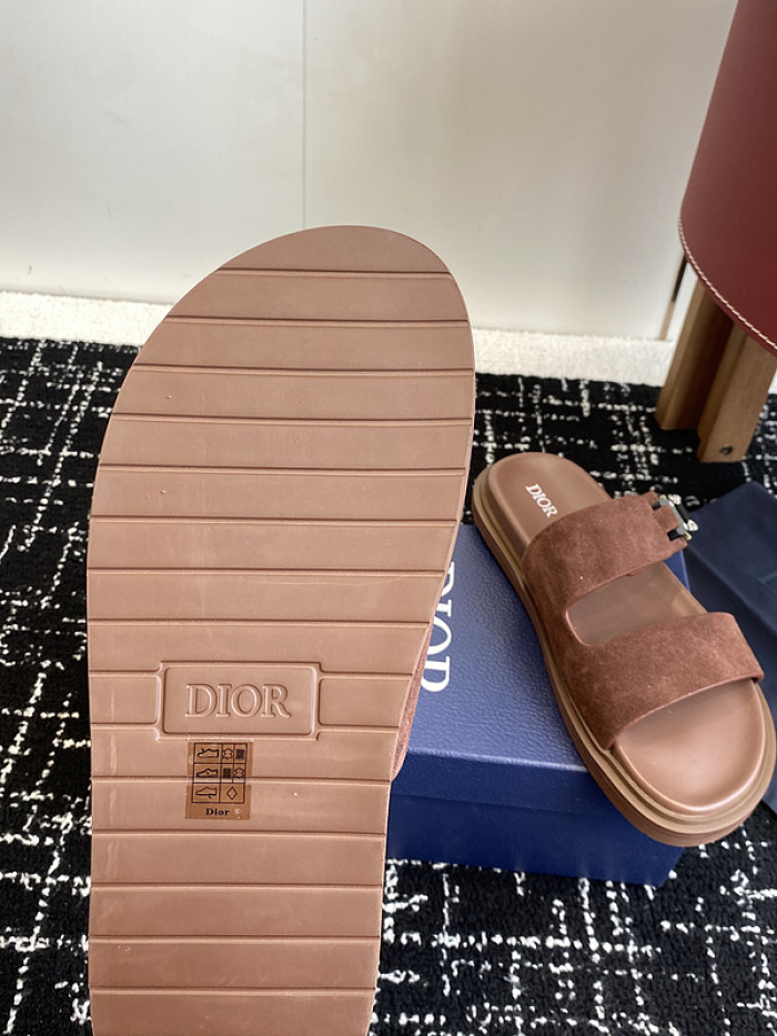 d10r sandal