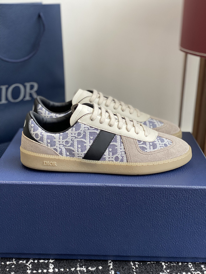 D10R SNEAKER