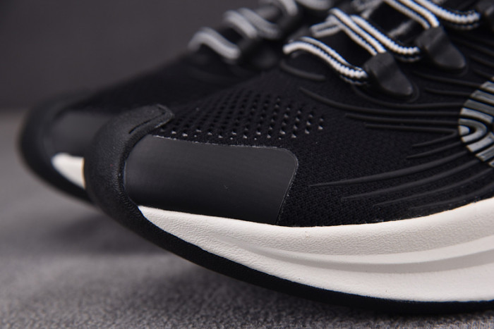GUI SNEAKER