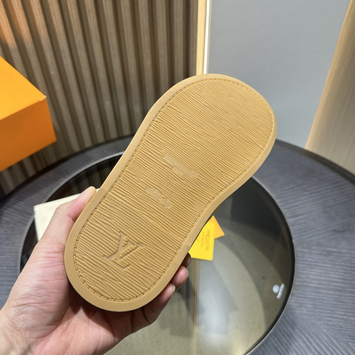 L0VT SANDAL