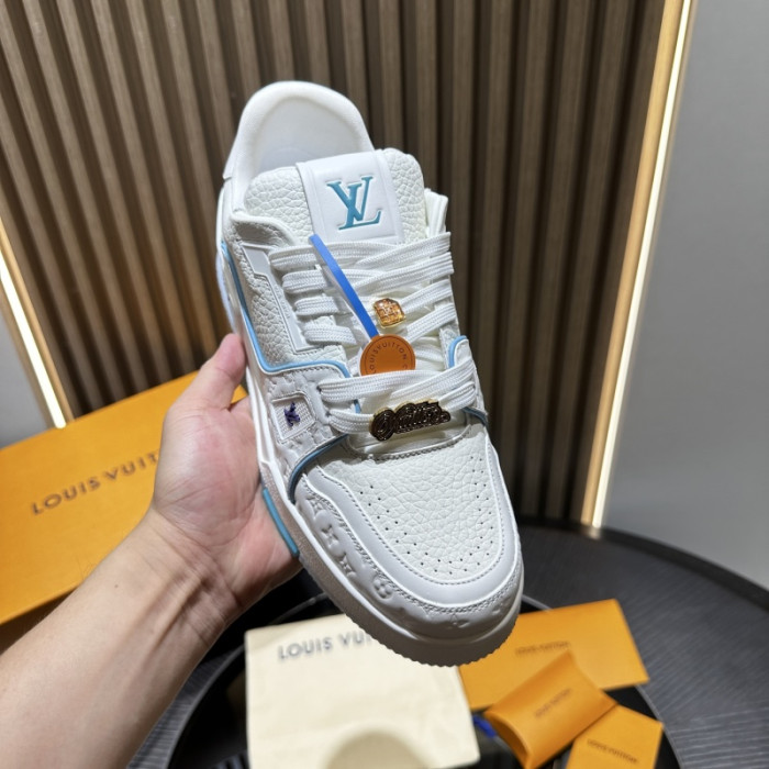L0VT SNEAKER